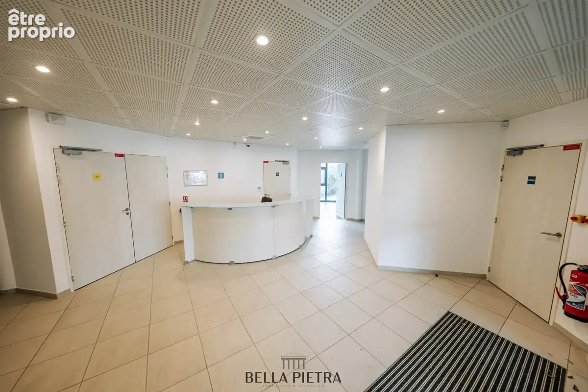 Commerce 2 494 m² à vendre à Saint-Clement-De-Riviere (34980) - photo 7