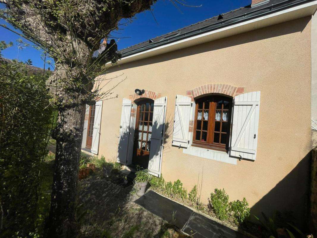 Maison à AVOISE