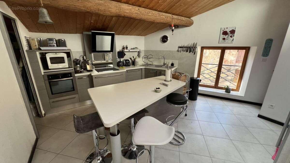 Maison 560 m² à Tourouzelle  - photo 2
