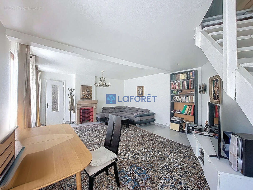 Maison à BERTAUCOURT-EPOURDON