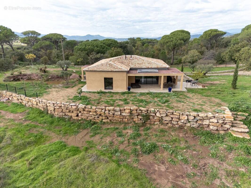 Maison à LA GARDE-FREINET