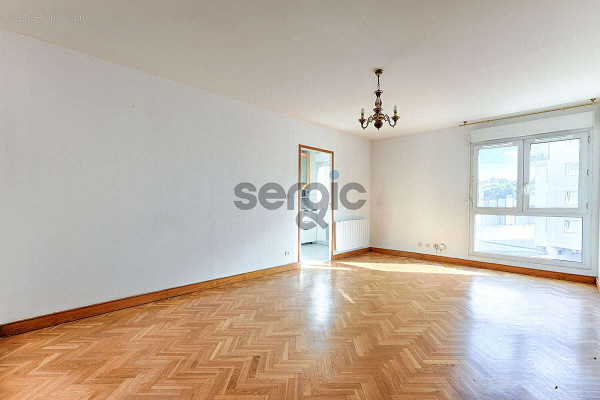 Appartement à ISSY-LES-MOULINEAUX