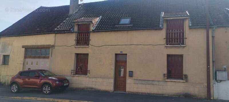 Maison à MONTMIRAIL