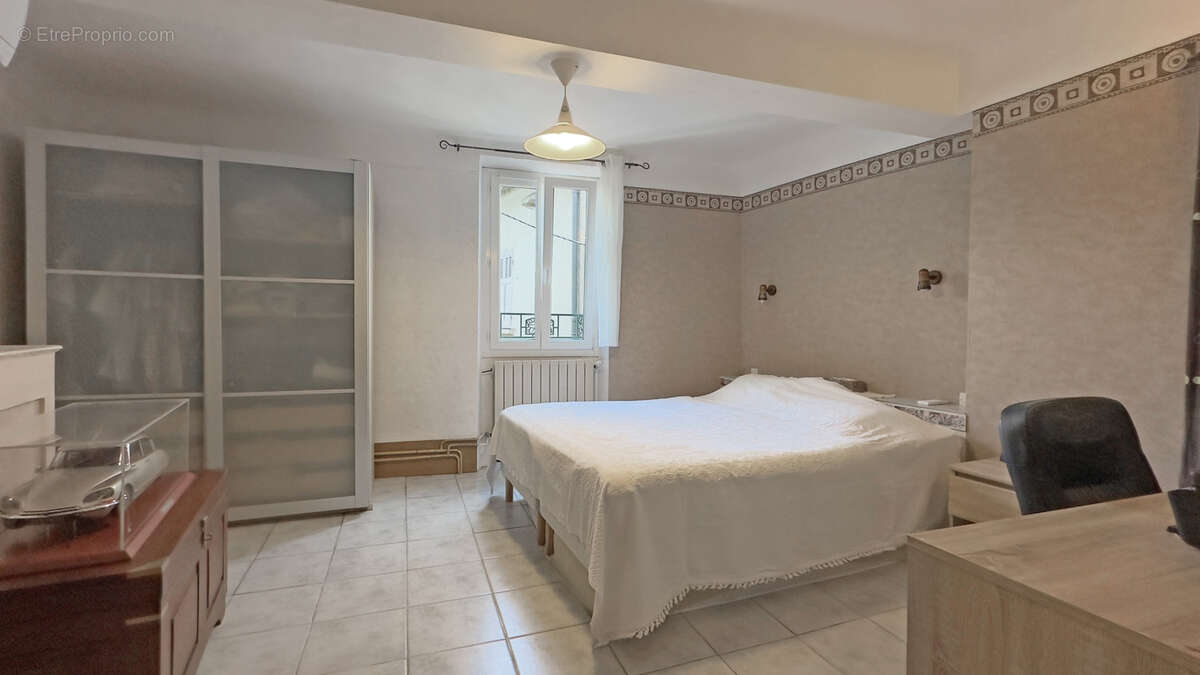 Maison à SOLLIES-TOUCAS