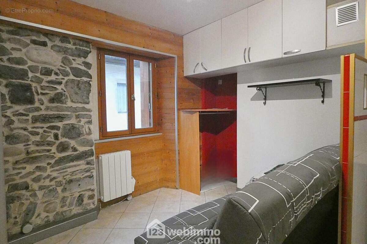 Au premier étage, un second studio identique en configuration... - Appartement à SEYTHENEX