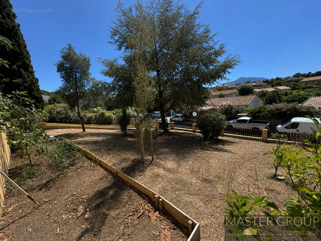 AJACCIO   Superbe villa de près de 200 m2 avec piscine, 6 chambres, deux appartements indépendants, garage et - photo 28
