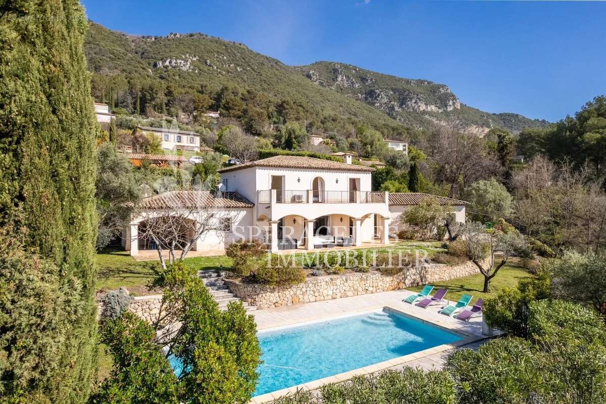 Maison à TOURRETTES-SUR-LOUP