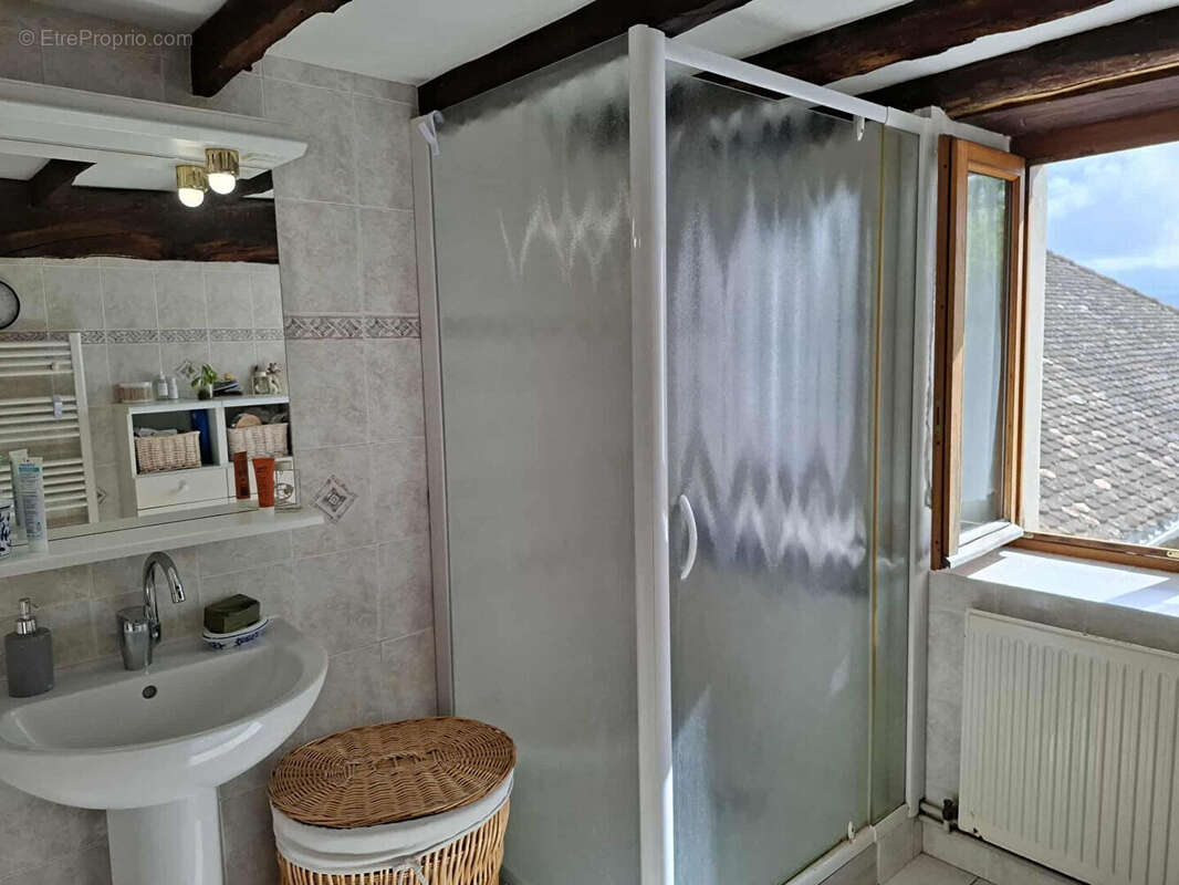 Maison à LES AVENIERES