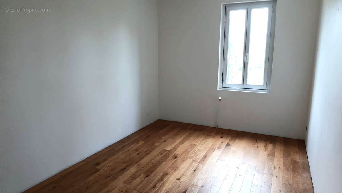 Maison et dépendance à Laruscade - photo 7