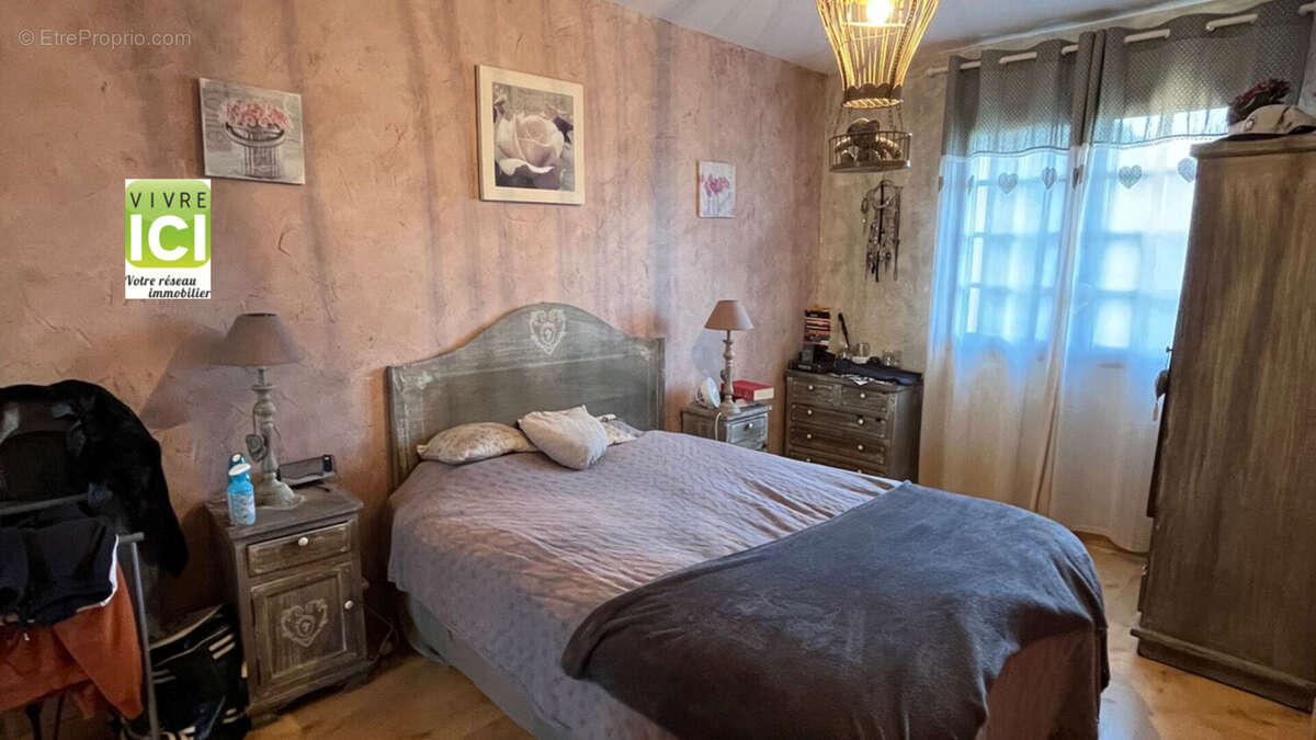 Maison à LA CHAPELLE-BASSE-MER
