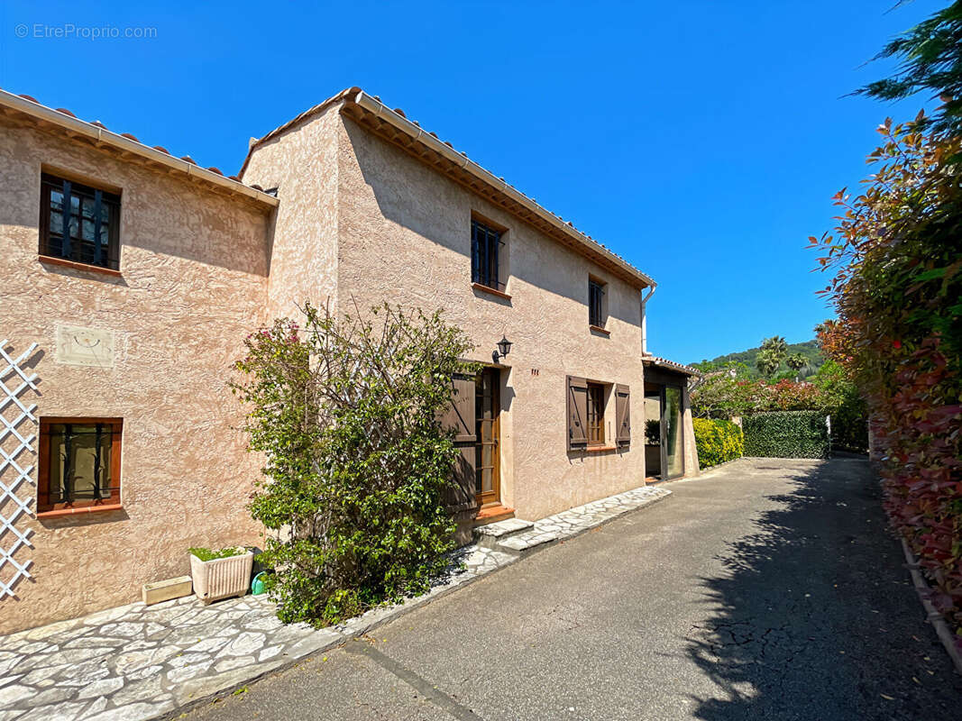 Maison à MOUANS-SARTOUX