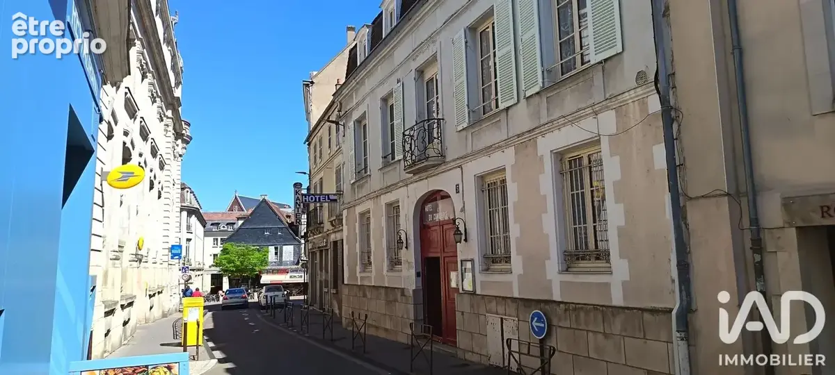 Photo 1 - Commerce à AUXERRE