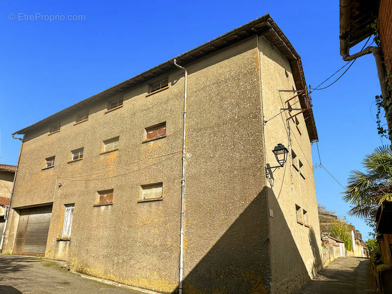 Commerce à BASSOUES