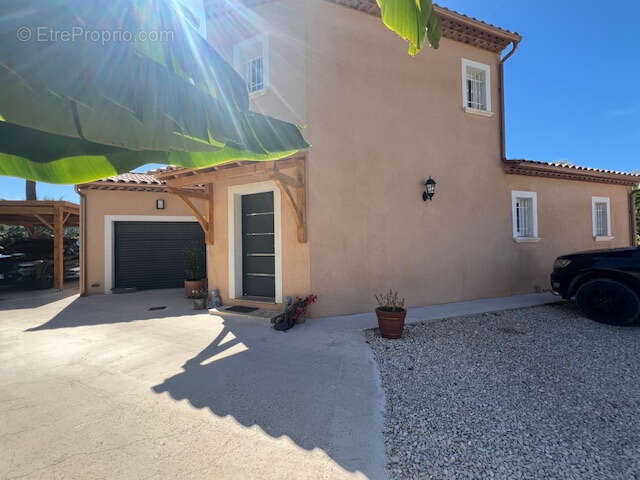 Maison à SIX-FOURS-LES-PLAGES