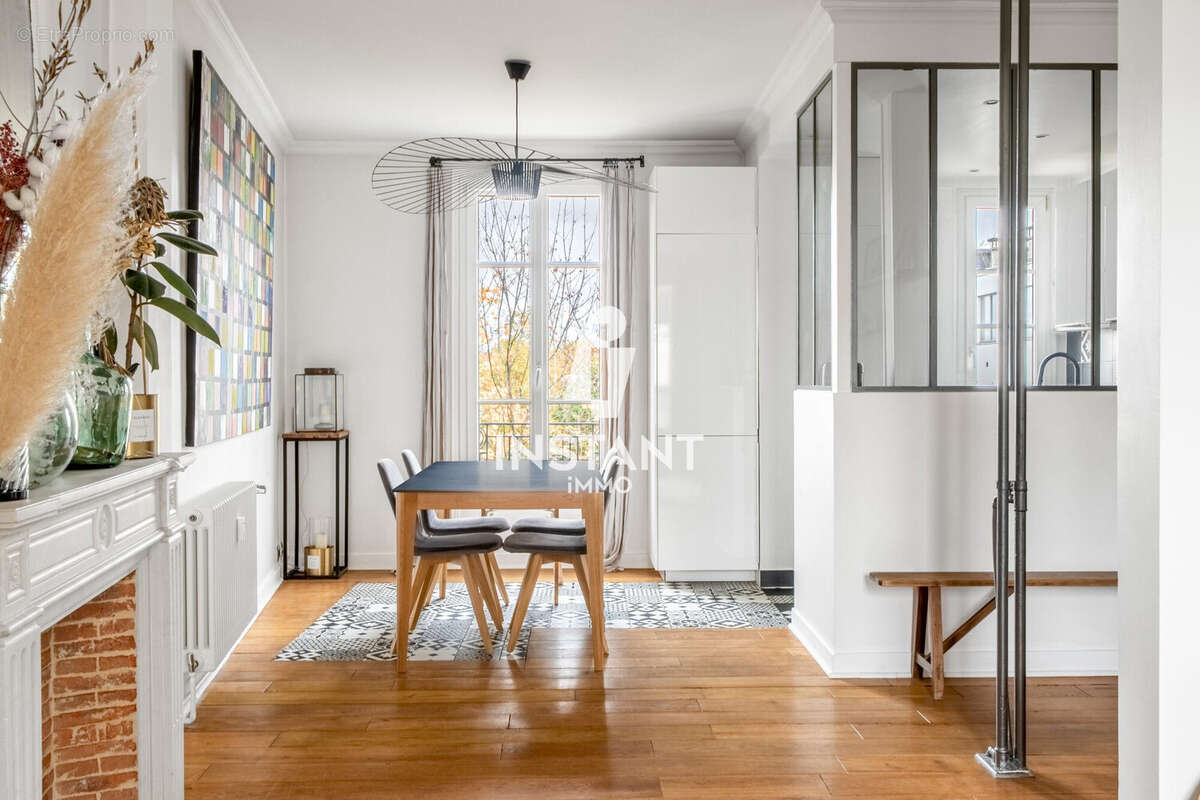 Appartement à PARIS-16E