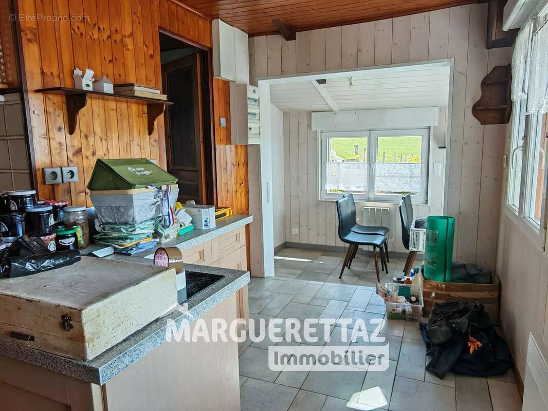 Maison à CRANVES-SALES