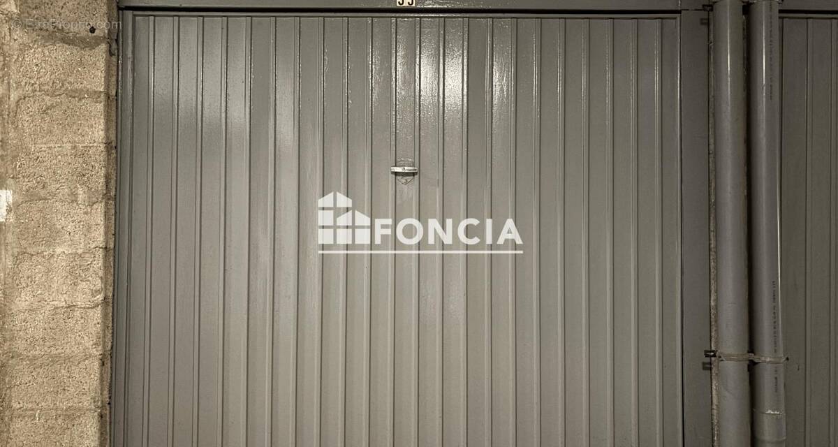 Parking à SAINT-HILAIRE-DE-RIEZ