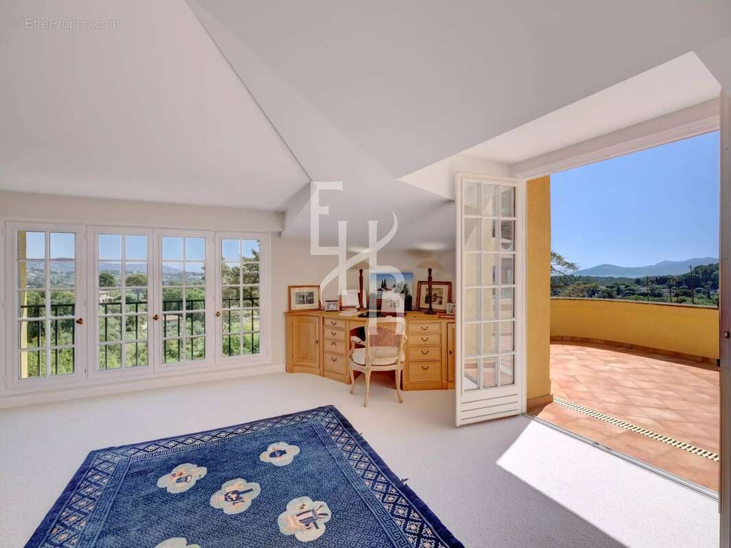 Maison à MOUGINS