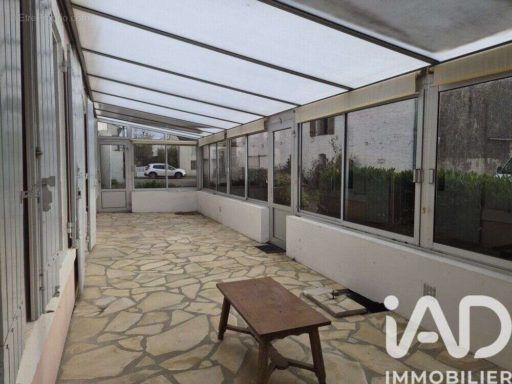 Maison 211 m² à Chambon  - photo 6