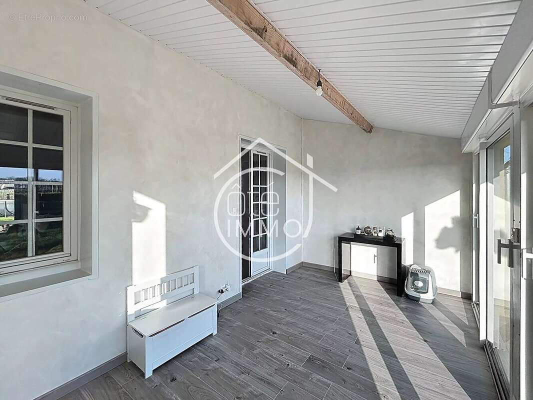 Maison à SAINT-PHILIPPE-D'AIGUILLE