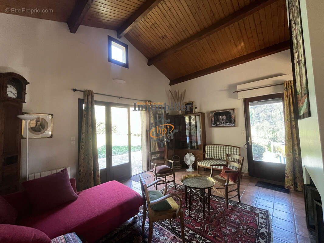 Sylvanès, vente maison avec jardin et garage. - photo 4