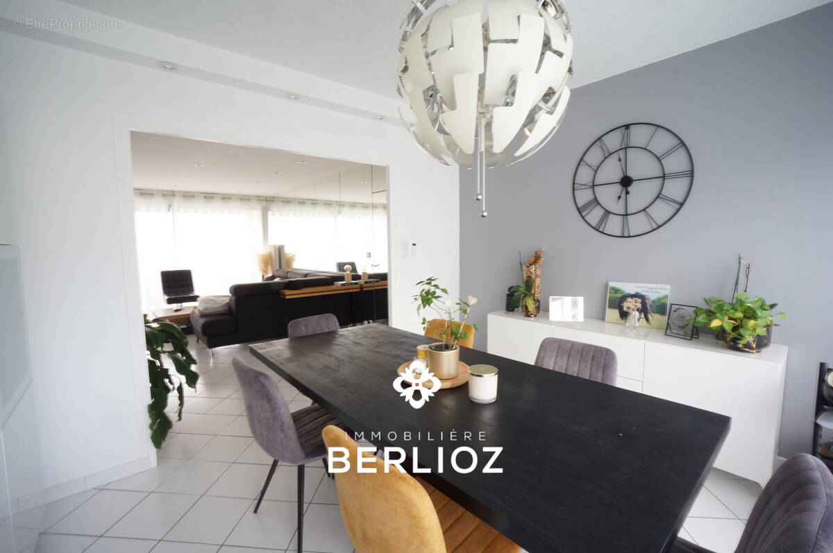 Appartement à MEYLAN