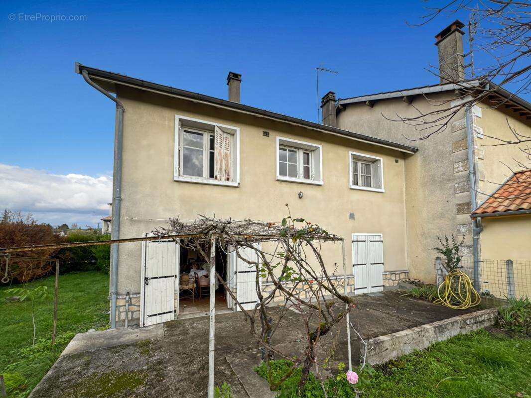 Maison à SAINT-ASTIER