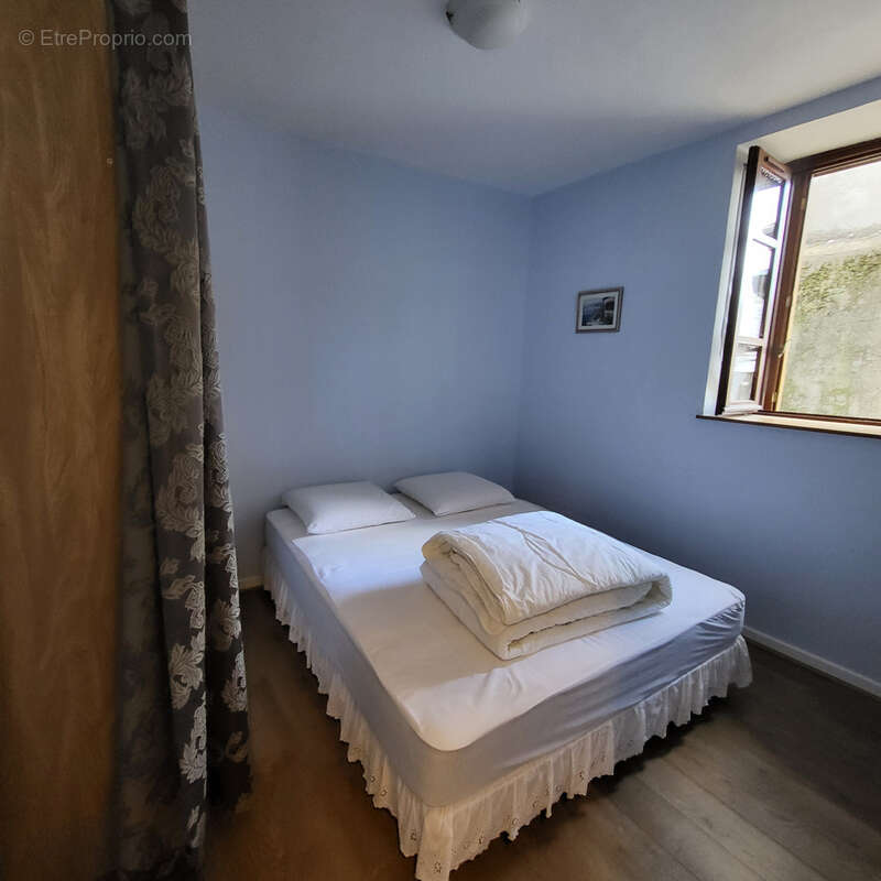 Appartement à RIOM-ES-MONTAGNES