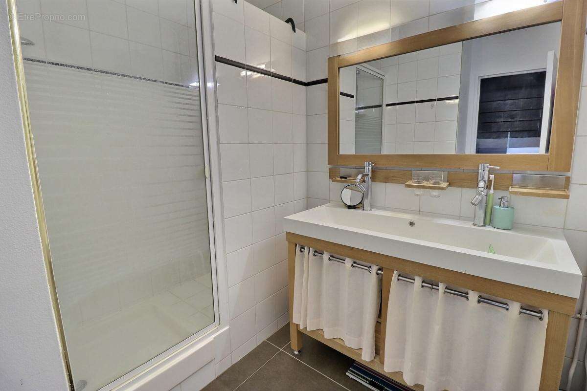 Maison à CRESPIERES