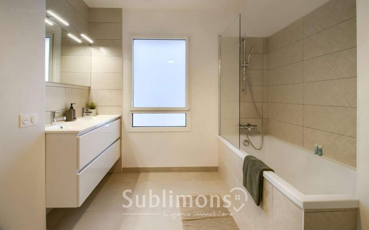 Maison à LARMOR-BADEN