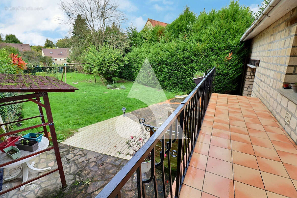 Maison à MERY-SUR-OISE