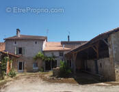 Maison à CHASSENEUIL-SUR-BONNIEURE