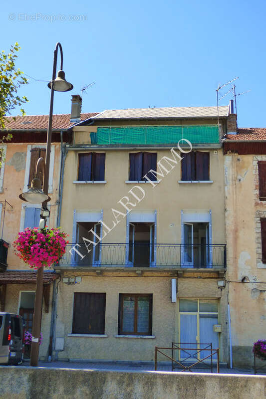 Appartement à TALLARD