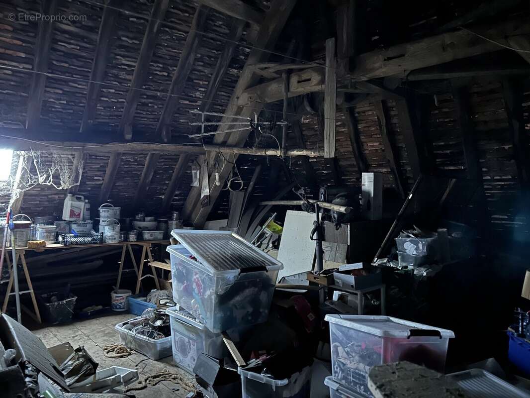 Commerce à CHAILLAC