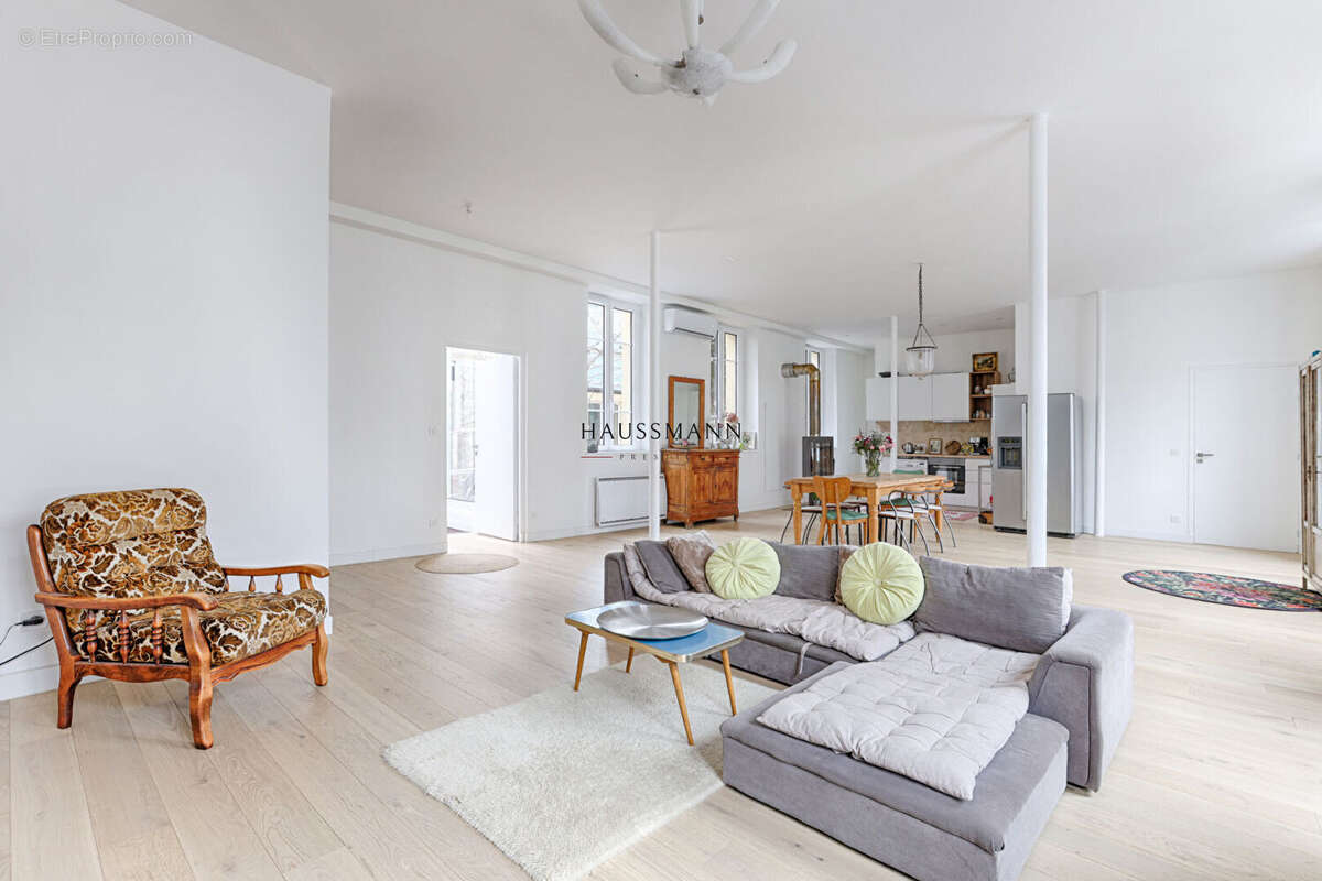 Appartement à PARIS-11E