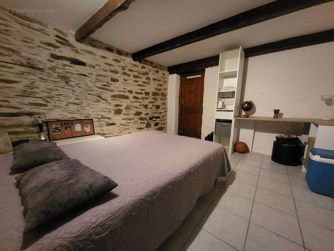 Maison à GUILLAC