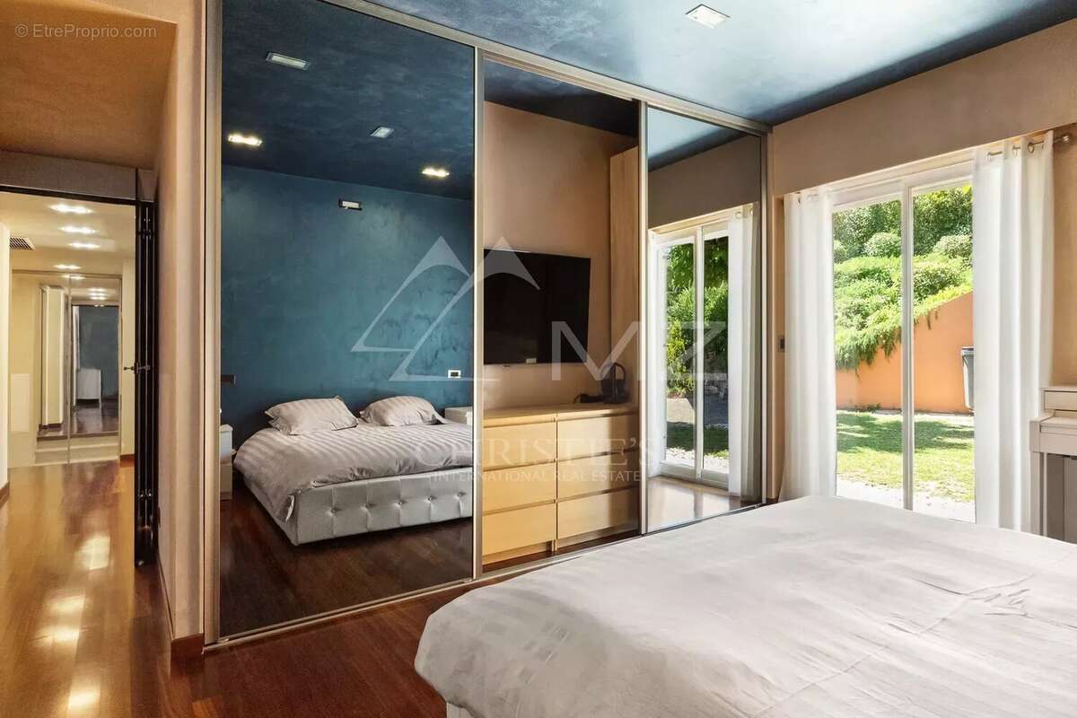 Maison à MANDELIEU-LA-NAPOULE