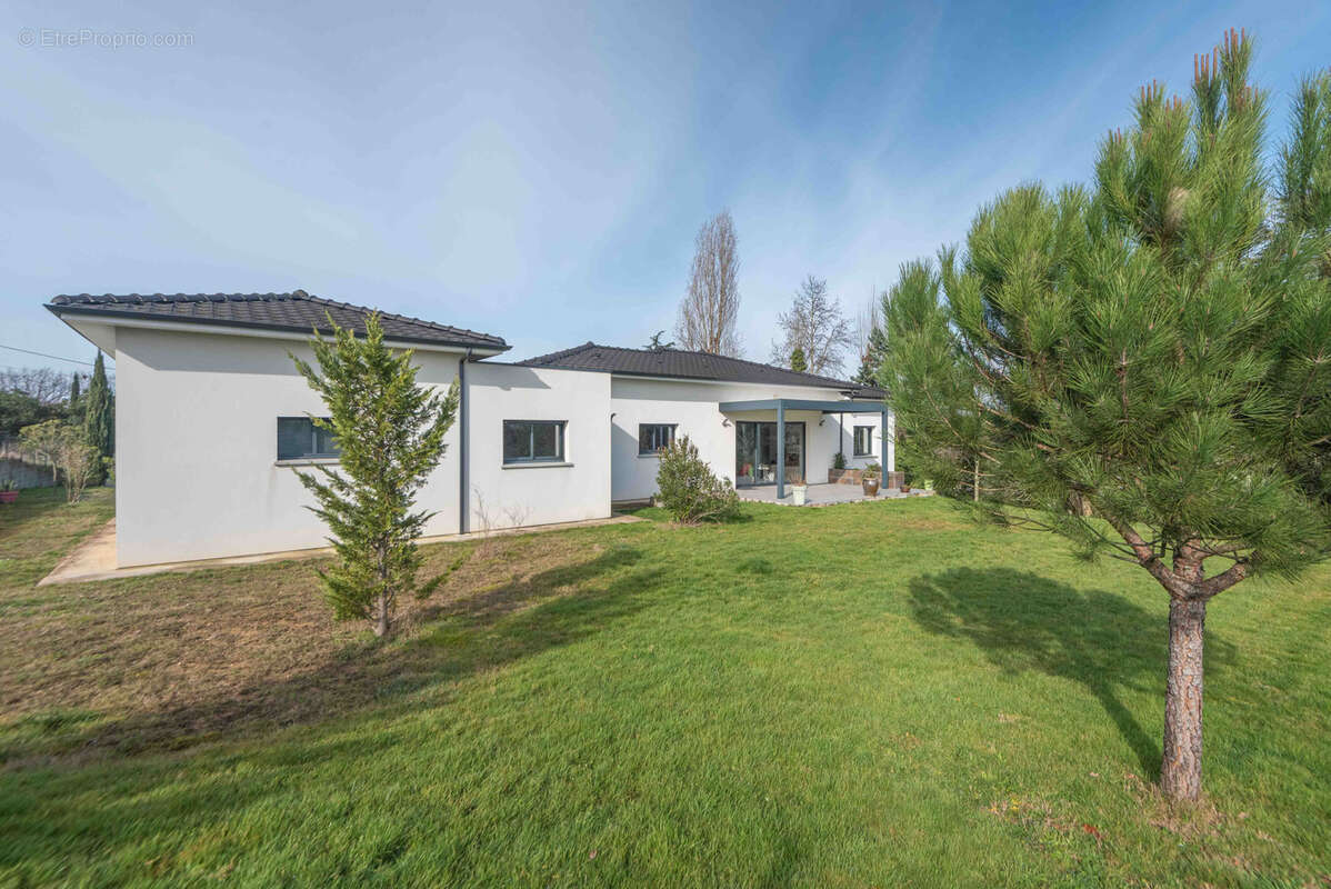 Sur les coteaux - villa 170 m2 - 3 ch - vue degagee - photo 10