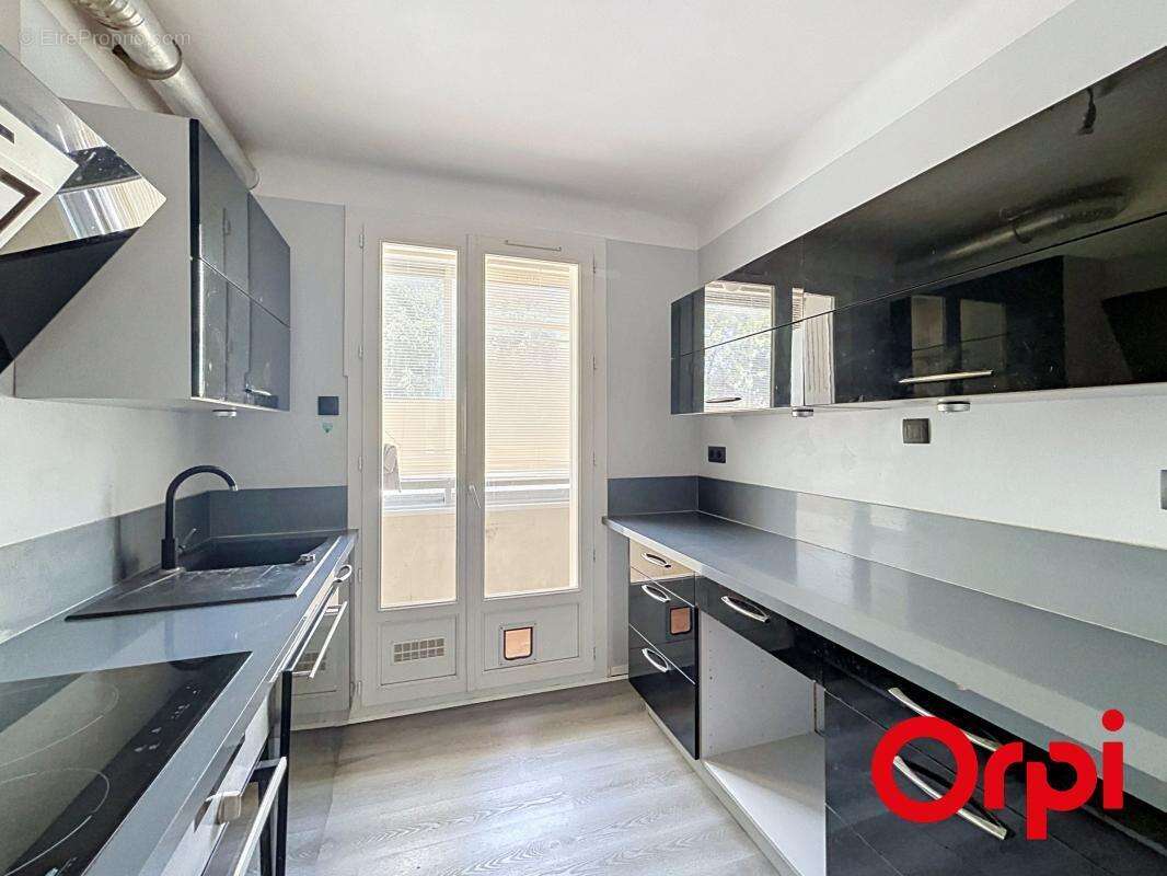  exclusivité orpi – toulon ouest / valbourdin – t4 de 82 m² - photo 7