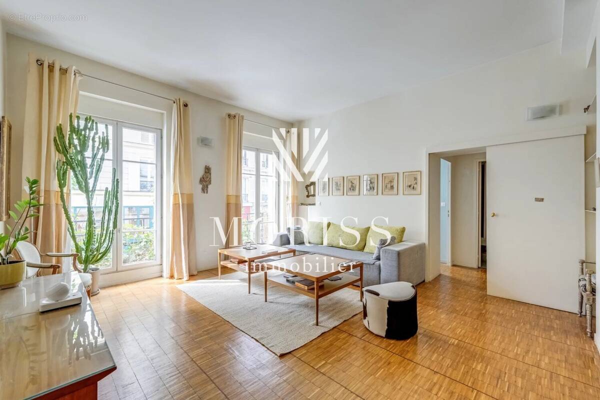 Appartement à PARIS-17E