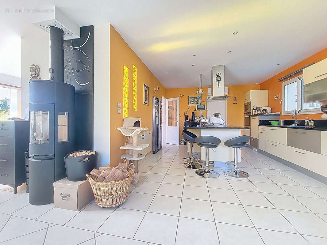 Maison à PAREMPUYRE