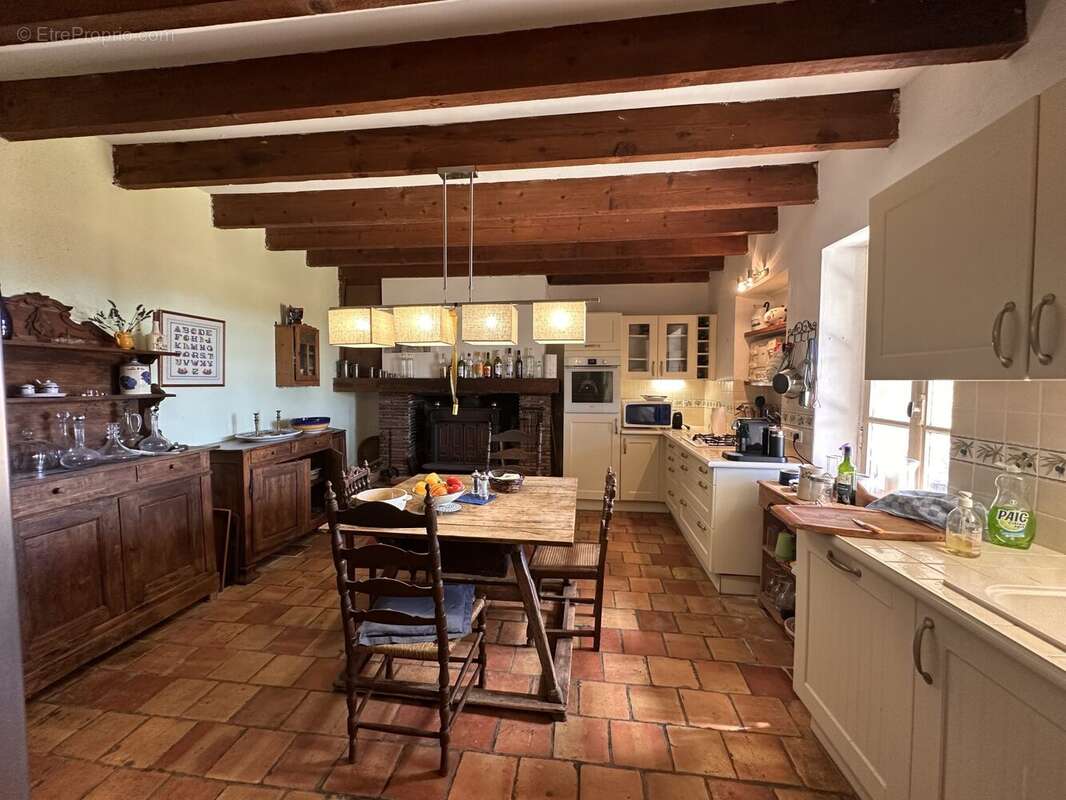 Maison 242 m² à Bourgougnague  - photo 4