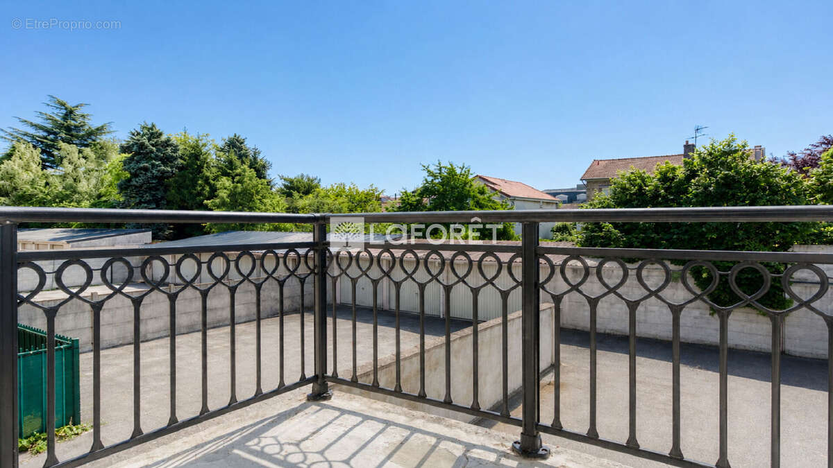 Appartement à PONTAULT-COMBAULT