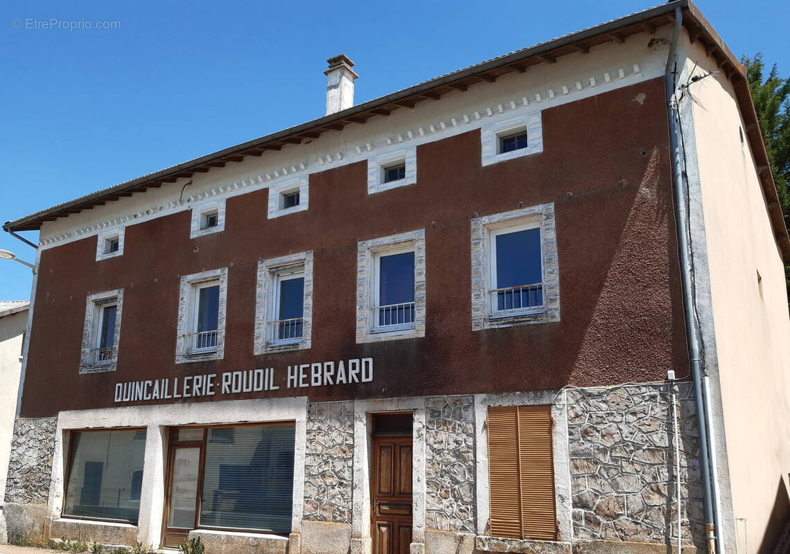 Maison à COUCOURON