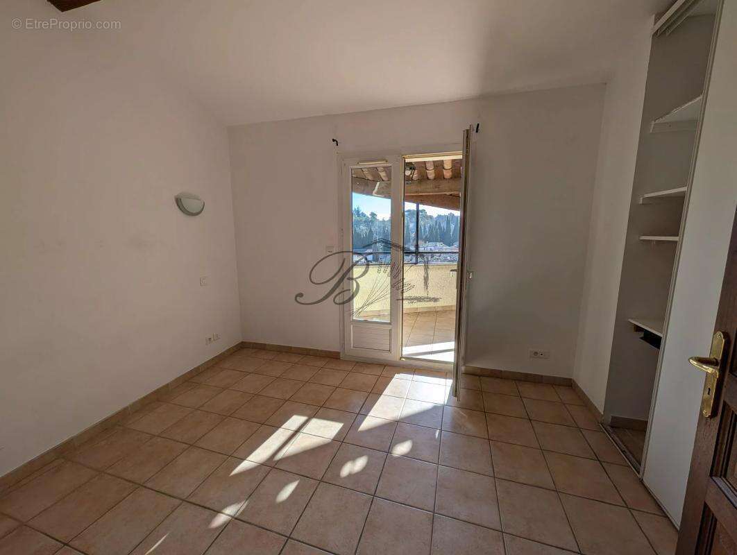 Maison à LA BASTIDE-DES-JOURDANS