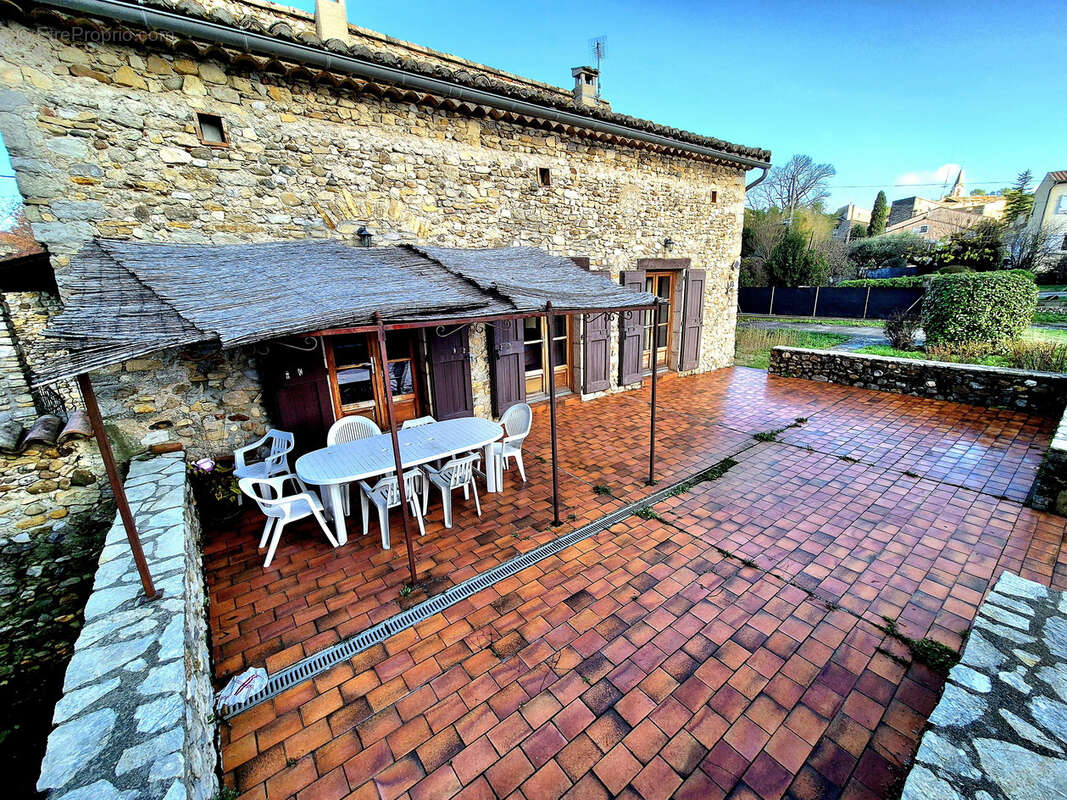 Maison à LEZAN