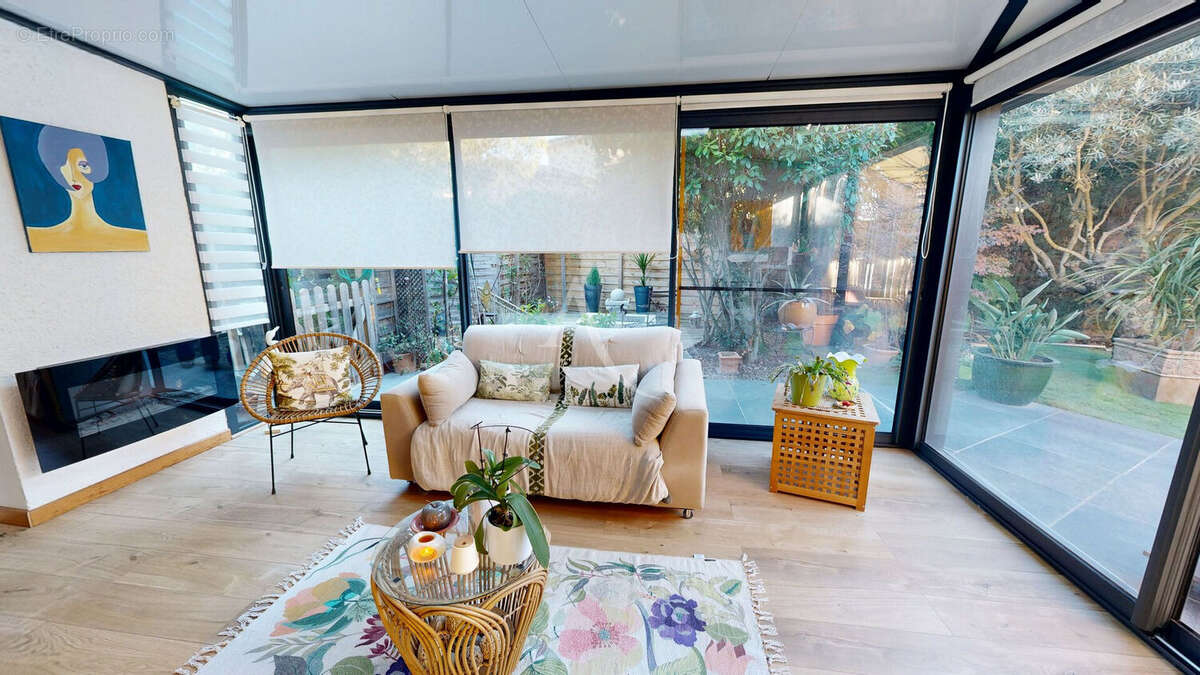 Villa 147 m², 4 chambres, Piscine chauffée, Grand Garage, Terrain 1200 m² - photo 6