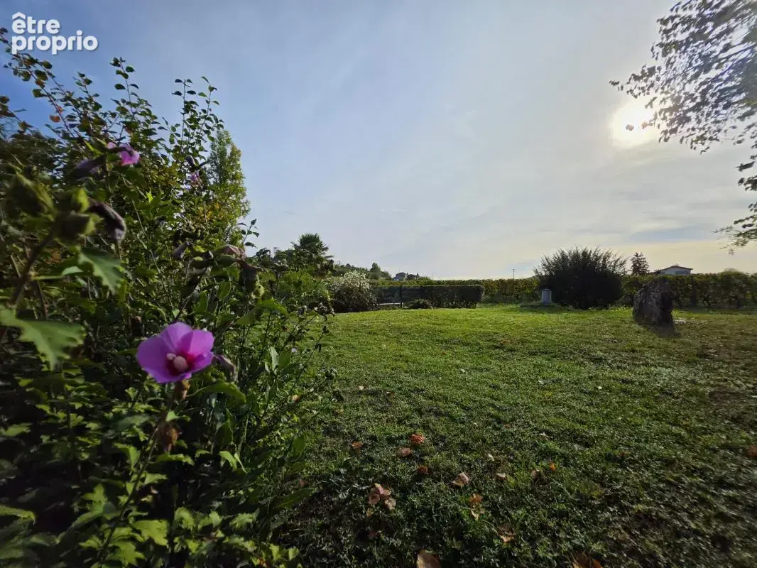 Maison en pierre de caractère à Lamothe-Landerron 214 m², piscine et fort potentiel professionnel - photo 21