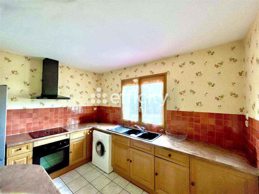 Maison à ANIZY-LE-CHATEAU