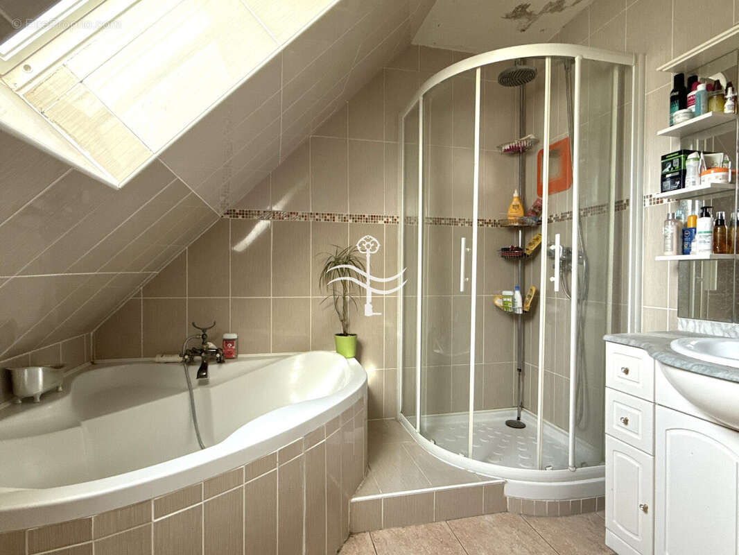 Maison à COLLEVILLE-MONTGOMERY